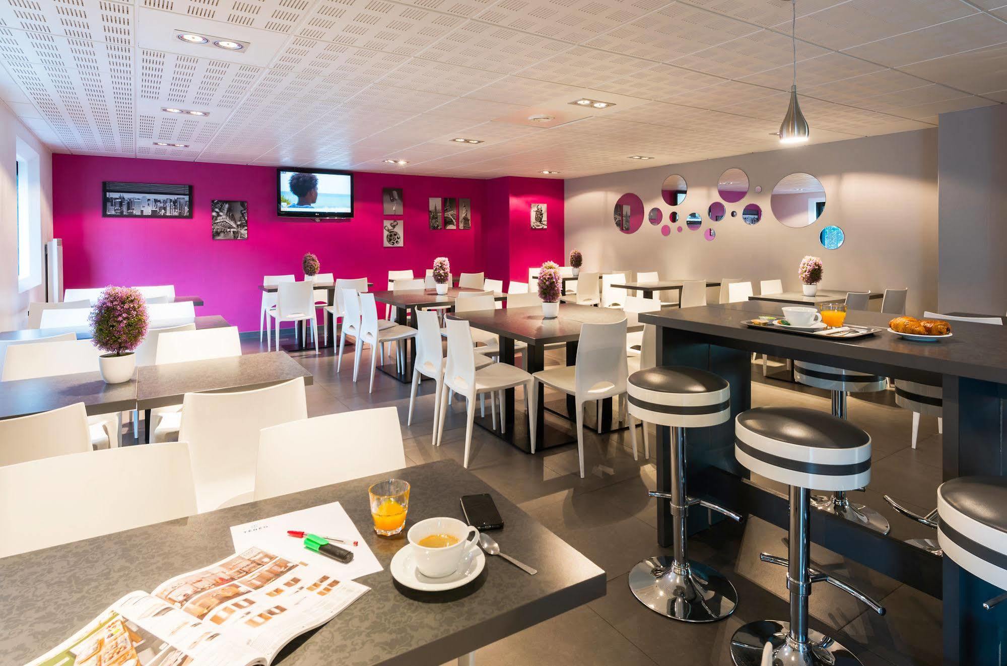 Teneo Apparthotel Bordeaux Merignac - Aeroport Buitenkant foto